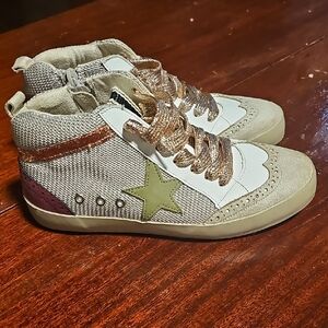 ShuShop Kids Sneakers with Green Star and Brown Accents